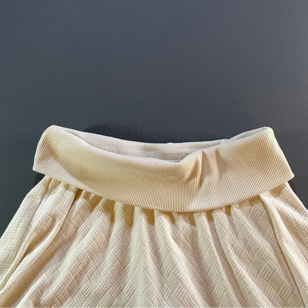 ALO Yoga Cream Skirt - Picture 2 of 12